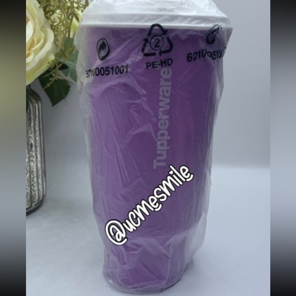 Tupperware Mega Thristquake Logo Tumbler - Picture 4 of 4